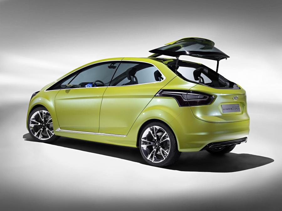  Ford iosis Max Concept 2009 года  (фото 7 из 45)